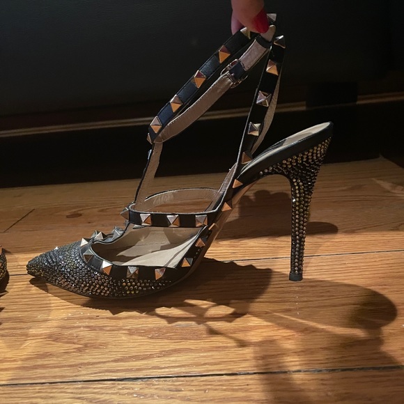 Valentino limited edition rock stud stilettos - Picture 2 of 6